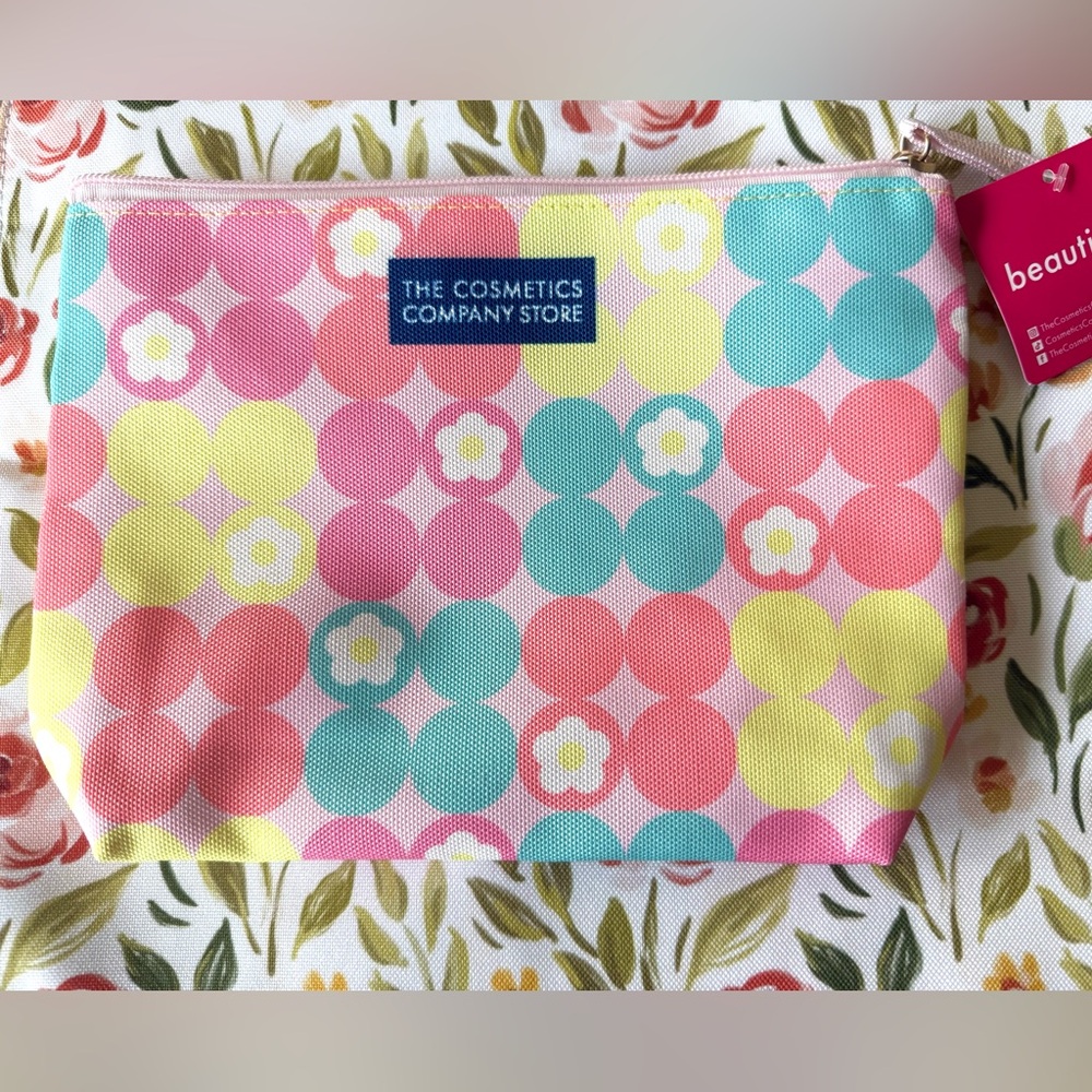 👜 The Cosmetics Company Store Makeup Bag – NEW